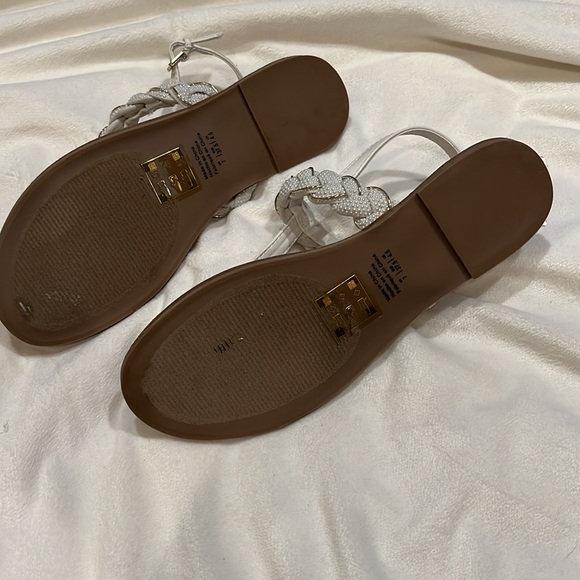 Draper James, braided pearl accent, size 7 sandal - Picture 2 of 6